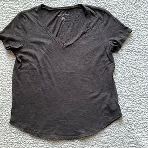 American Eagle v-neck